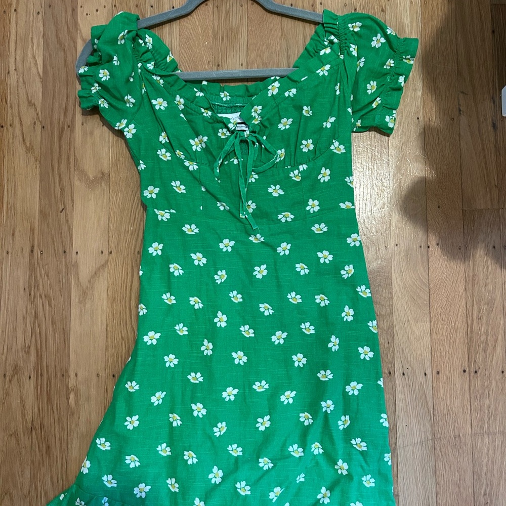 UO green daisy dress